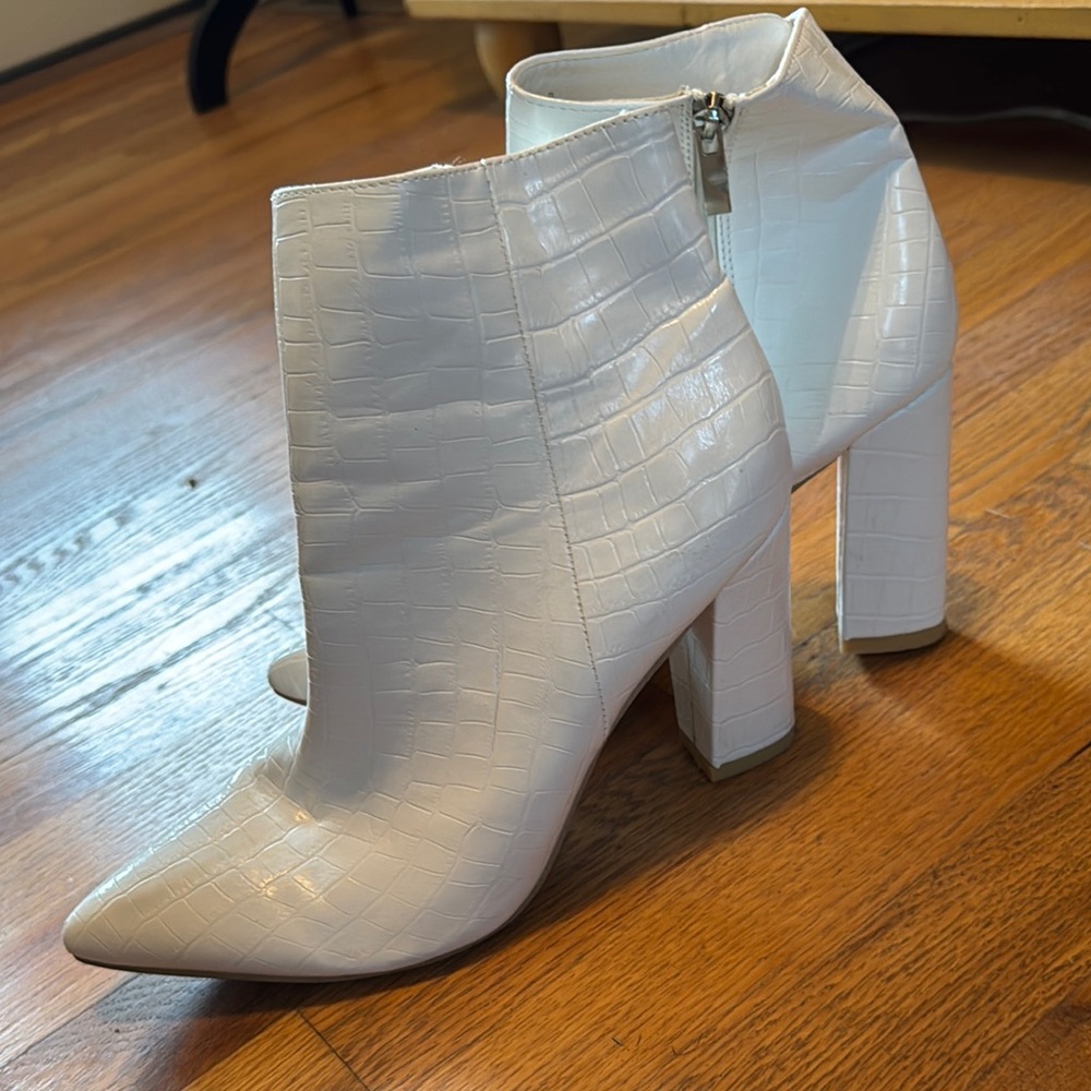 Shein size 42, White Croc-Embossed Ankle Boots, Womens 11